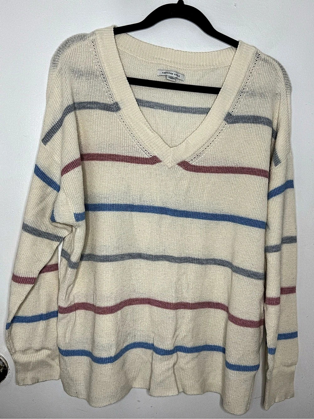 American Eagle Striped V-Neck Sweater in Cream & Blue - Large